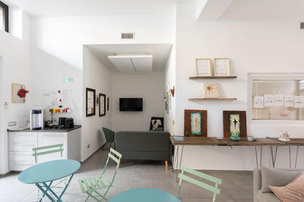 Little Square Arona Hotel Екстериор снимка
