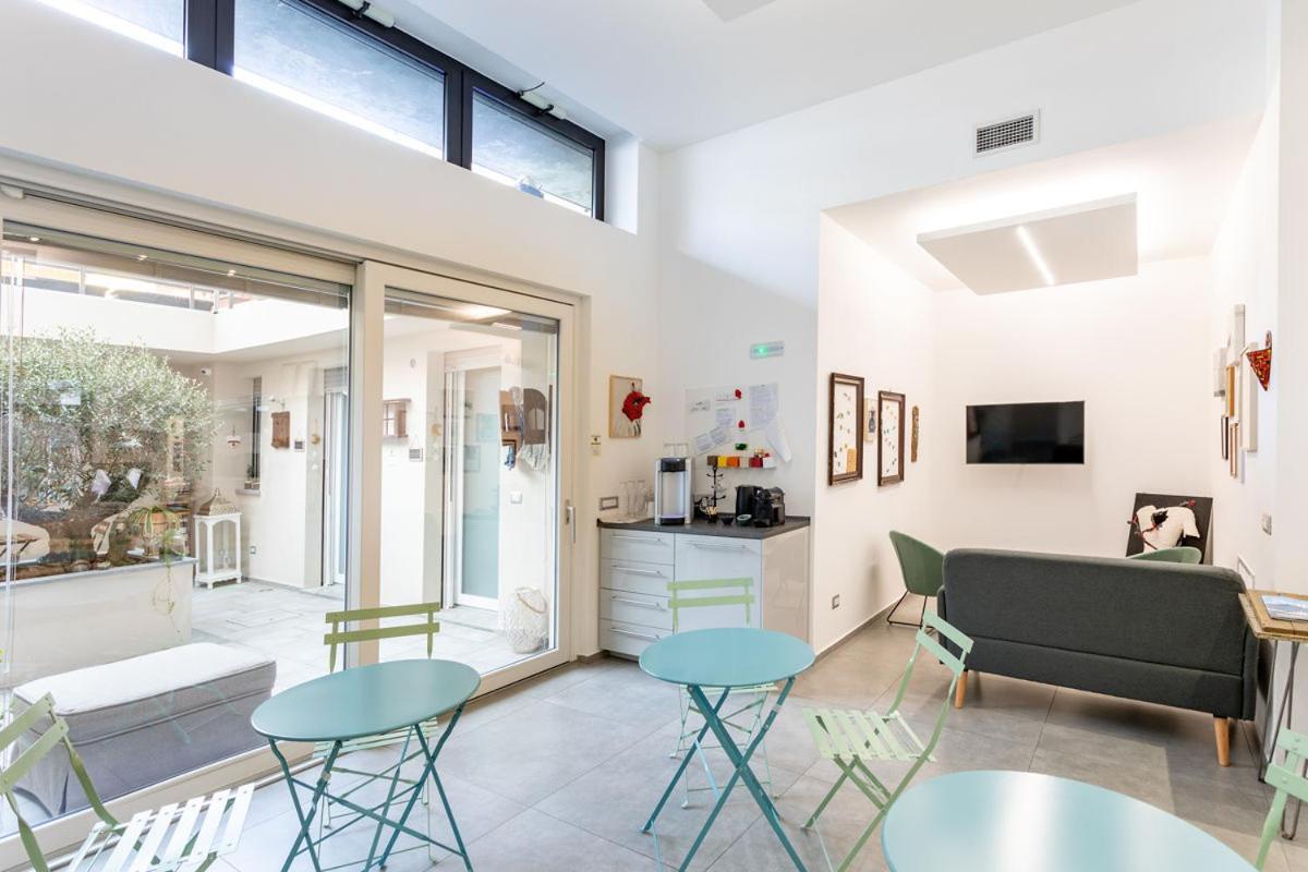Little Square Arona Hotel Екстериор снимка