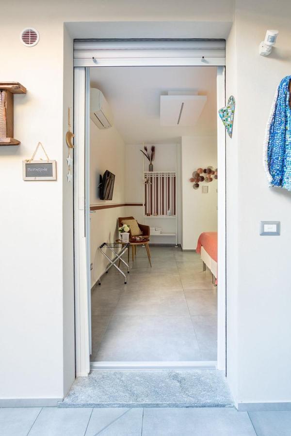 Little Square Arona Hotel Екстериор снимка