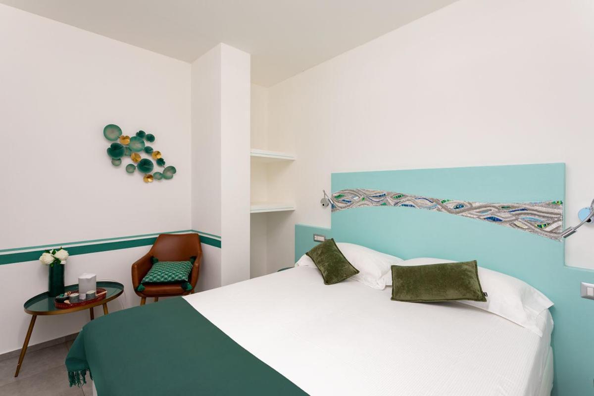 Little Square Arona Hotel Екстериор снимка