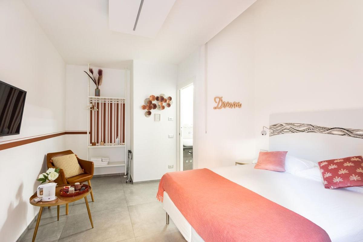 Little Square Arona Hotel Екстериор снимка