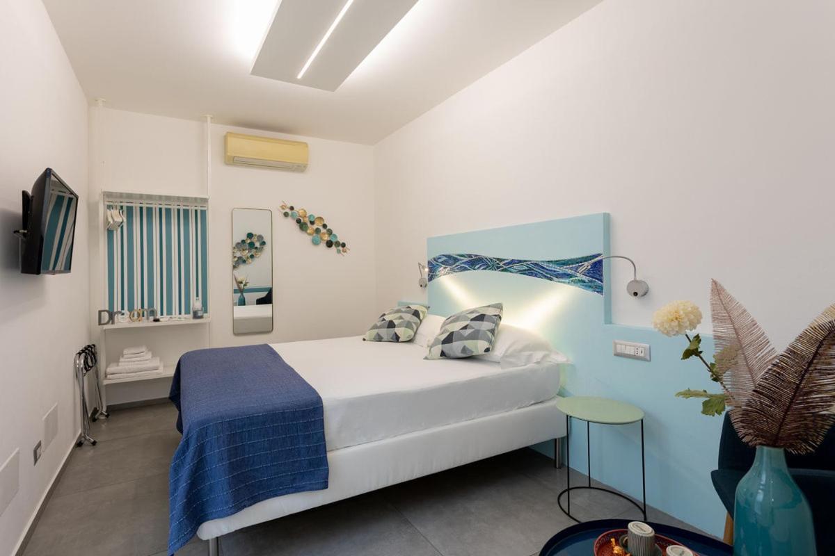 Little Square Arona Hotel Екстериор снимка