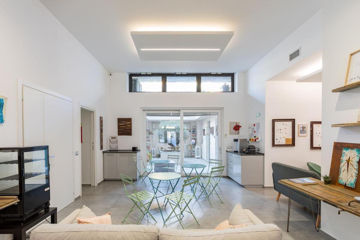 Little Square Arona Hotel Екстериор снимка